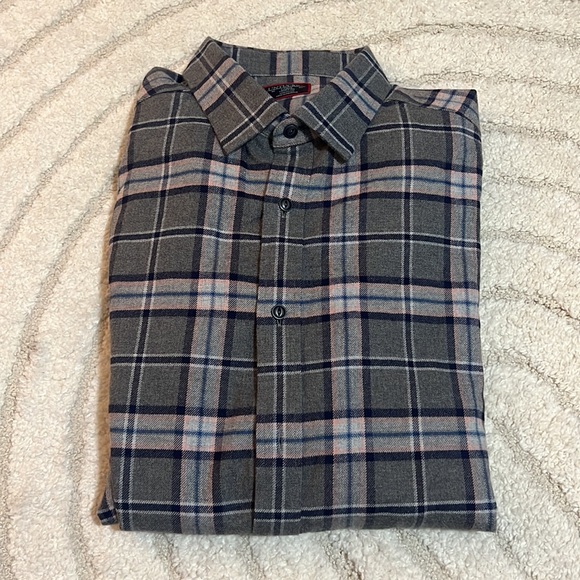 Untuckit Men’s Flannel shirt - Picture 4 of 4